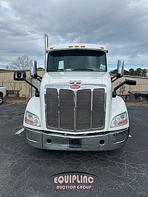 2017 Peterbilt 579