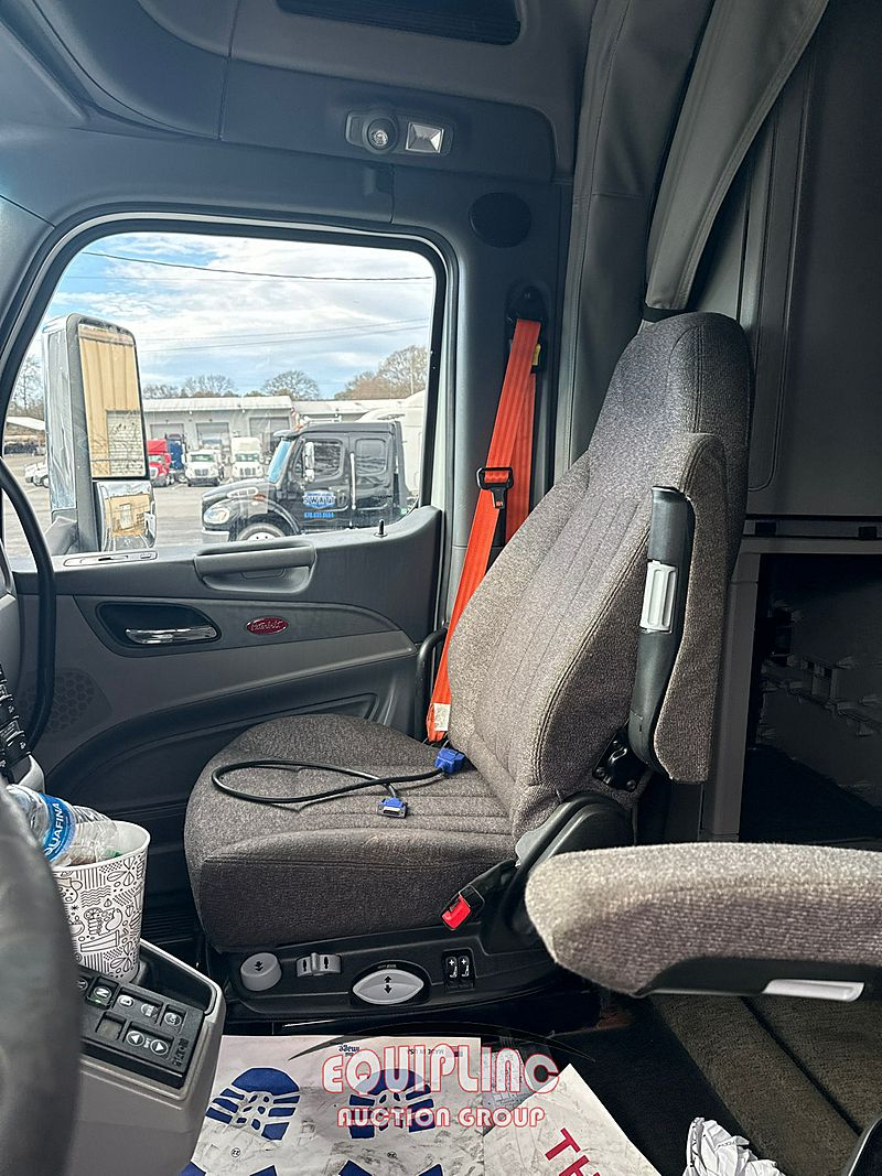 2017 Peterbilt 579