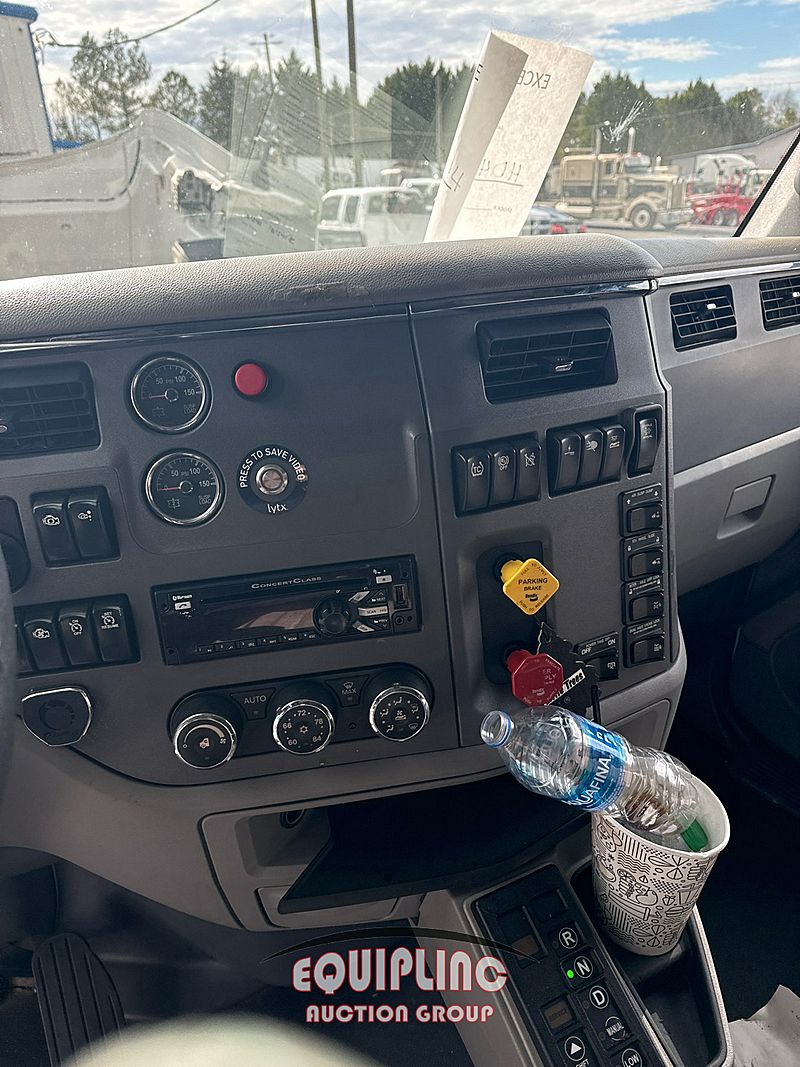 2017 Peterbilt 579
