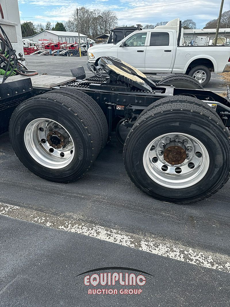 2017 Peterbilt 579