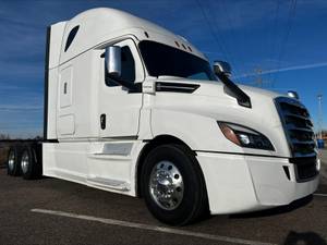 2019 Freightliner Cascadia 126 - Day Cab