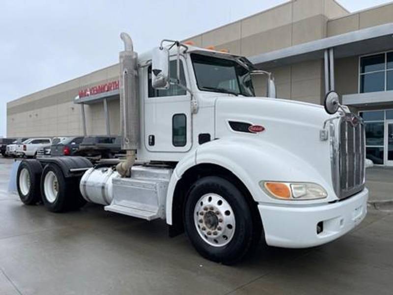 2013 Peterbilt 384 (For Sale) | Cab & Chassis | #0565898