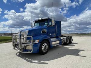 2017 Western Star 5700XE - Day Cab
