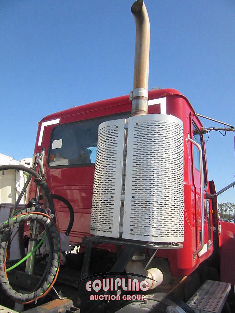 2012 Mack CHU613
