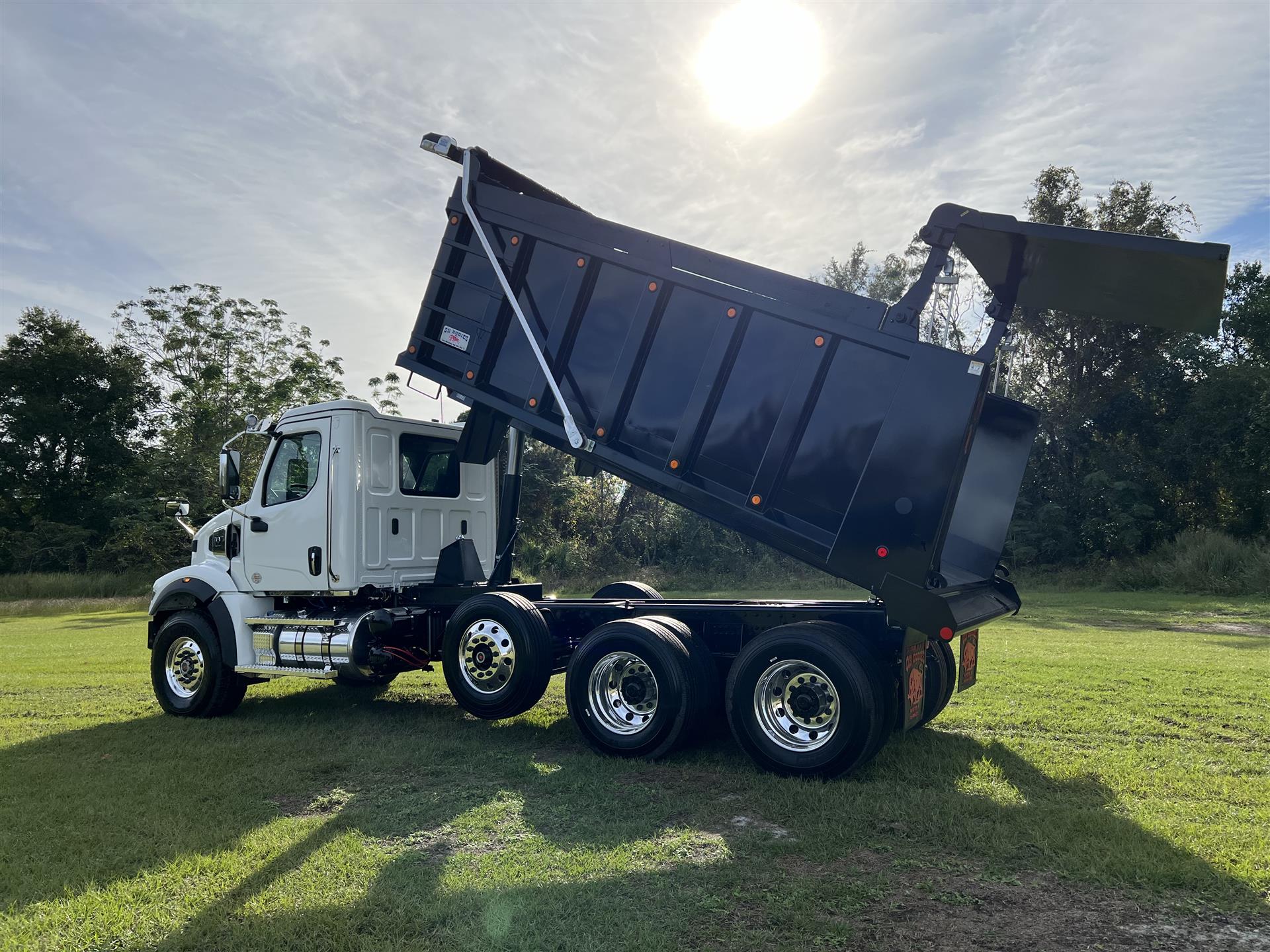 2025 Western Star 47X For Sale Dump Truck VW4392