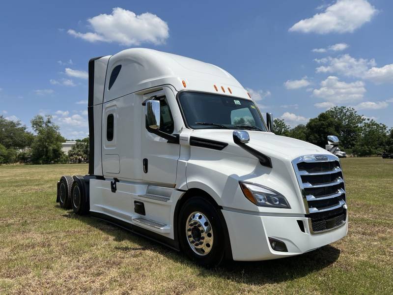 2025 Freightliner Cascadia (For Sale) 72" Sleeper VW5711