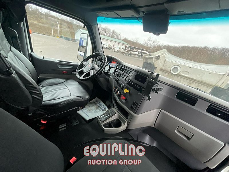 2017 Peterbilt 579