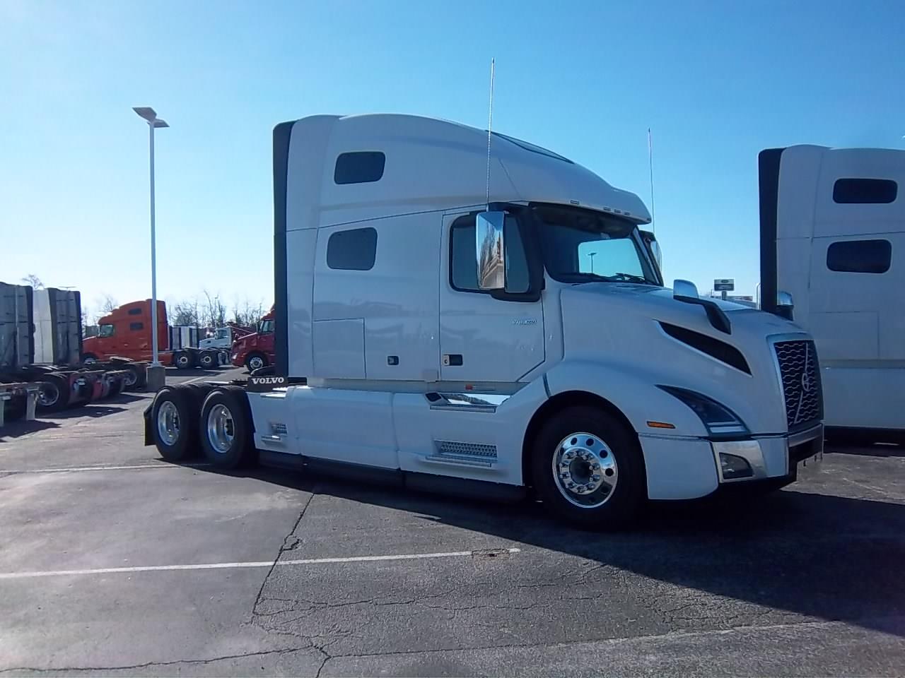 2025 Volvo VNL 760 For Sale 77" Sleeper V662561