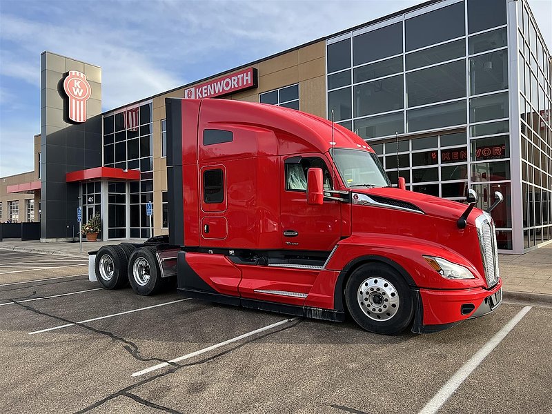 2025 Kenworth T680 For Sale 76" Sleeper SJ126651