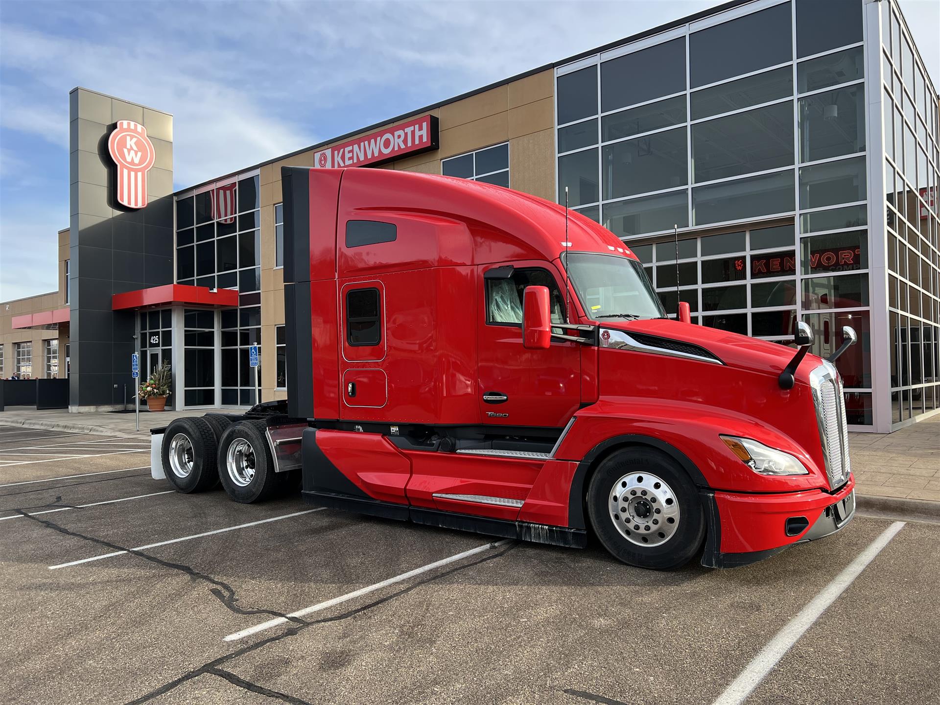 2025 Kenworth T680 For Sale 76" Sleeper SJ126651