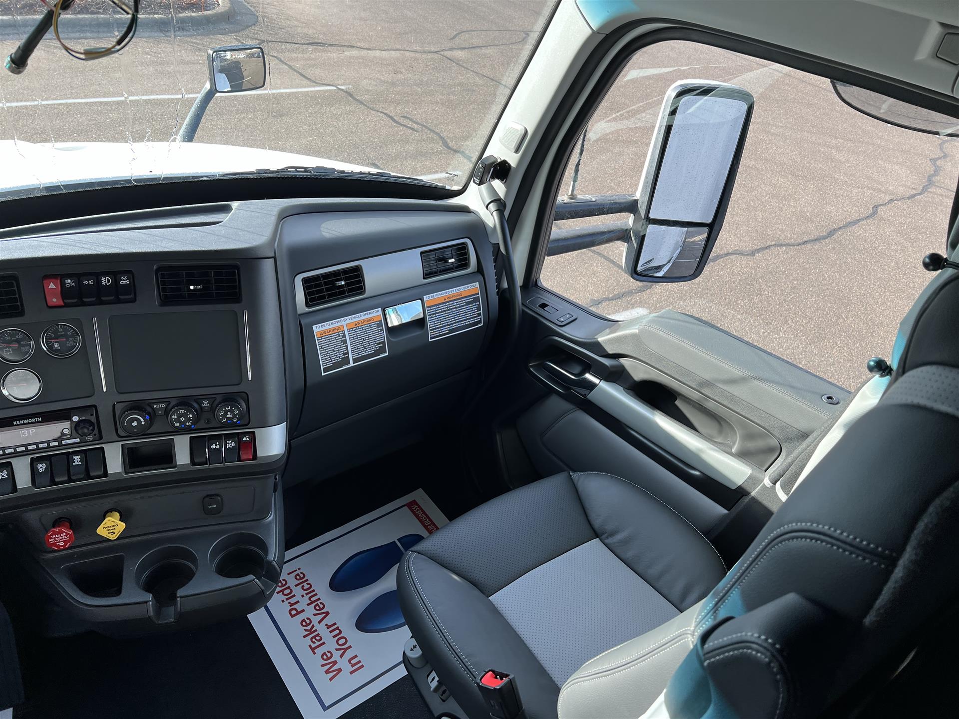 2025 Kenworth T680 For Sale 76" Sleeper SJ126651
