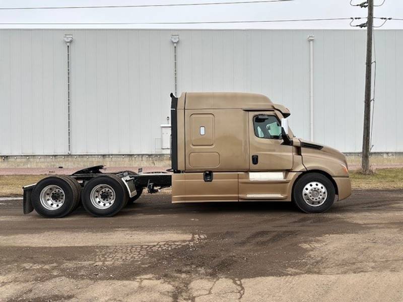 2024 Freightliner New Cascadia For Sale 72" Sleeper 759718