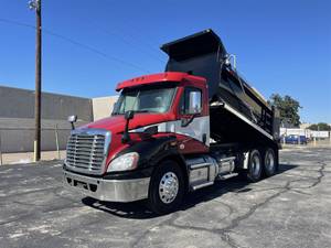 2017 Freightliner Cascadia - Dump Truck