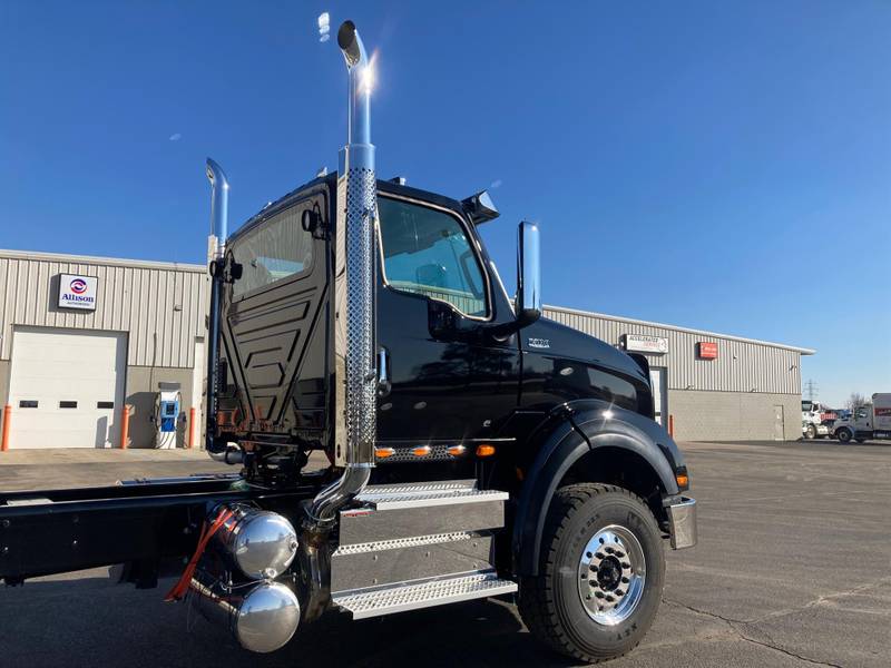 2025 International HX620 (For Sale) Dump Truck 189224