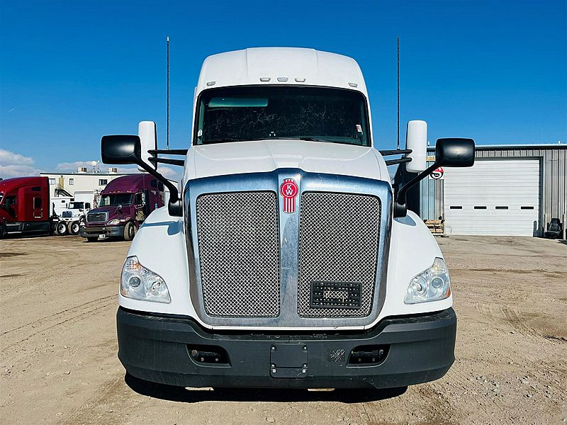 2017 Kenworth T680 For Sale | 78" Sleeper | #8000