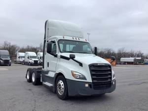 2019 Freightliner Cascadia - Day Cab