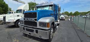 2022 Mack Pinnacle PI64T M778 - Sleeper Truck