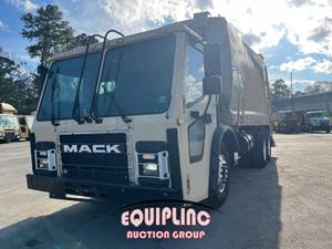2016 Mack LR - Refuse Truck