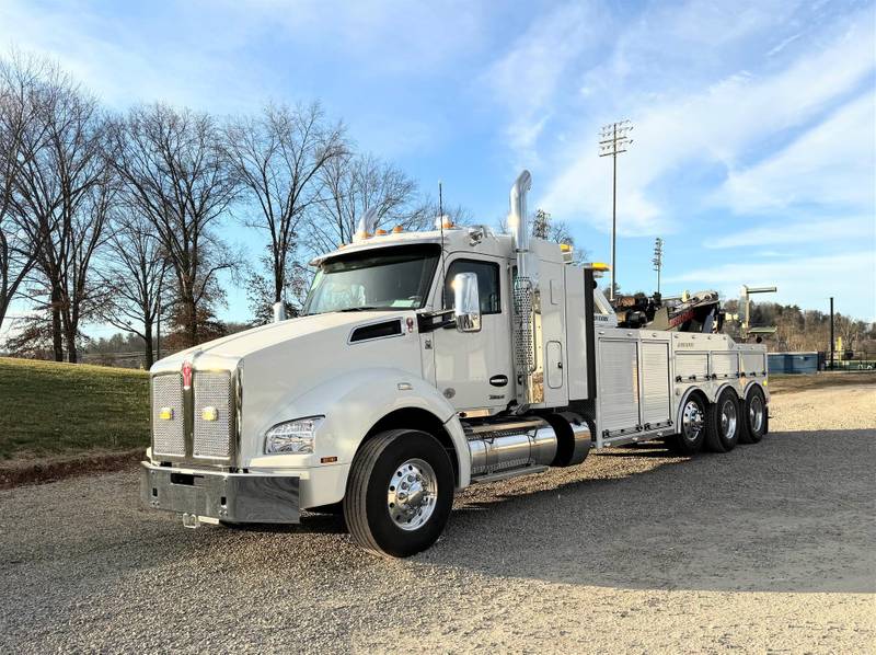 2024 Kenworth T880 (For Sale) 40" Sleeper A035C