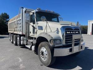 2013 Mack Granite GU713 - Dump Truck