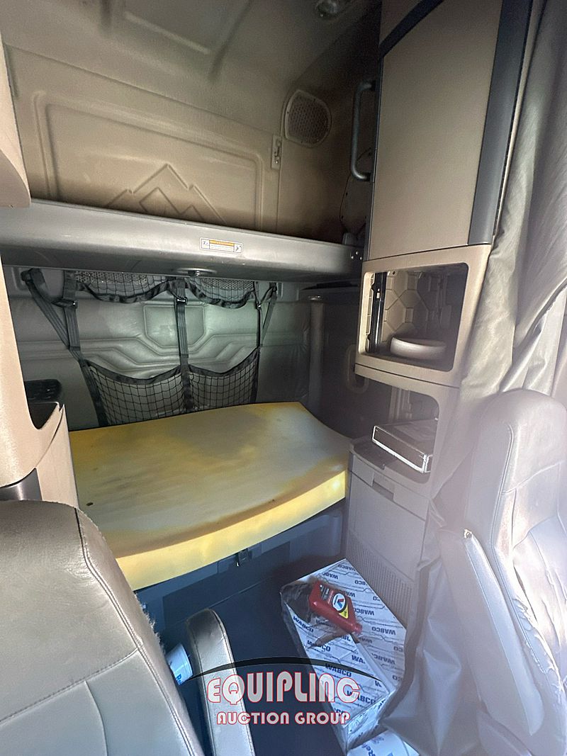 2016 Freightliner CASCADIA