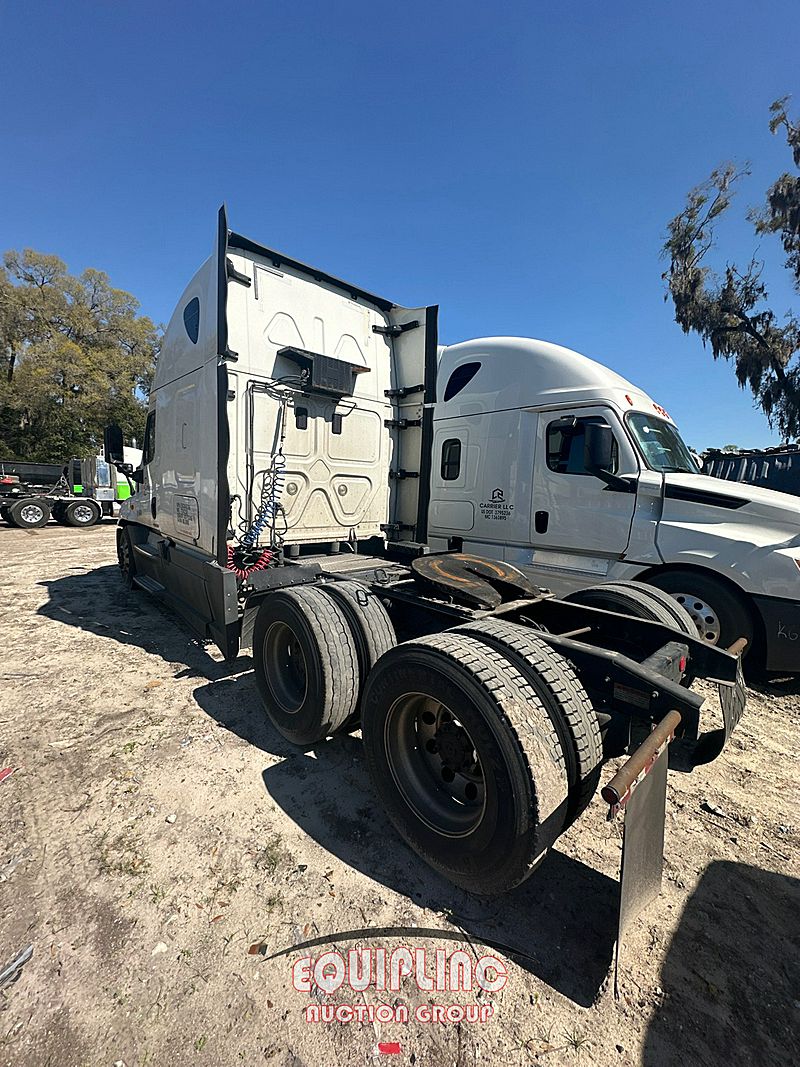2016 Freightliner CASCADIA