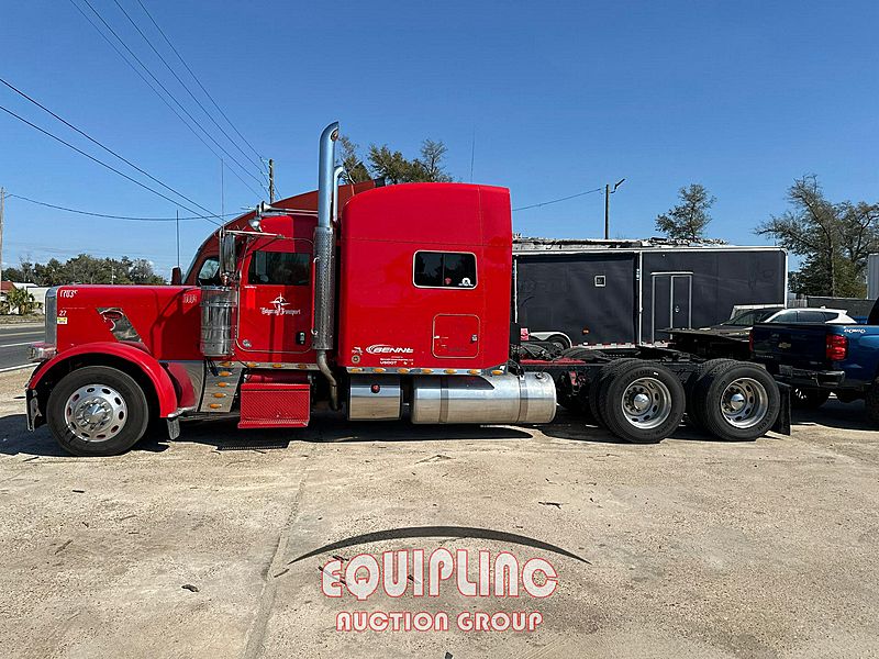 2017 Peterbilt 389