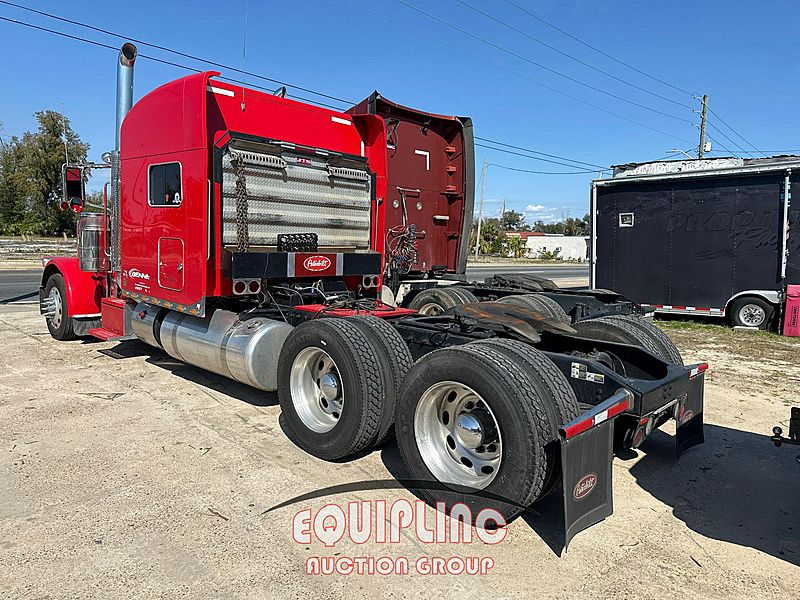 2017 Peterbilt 389