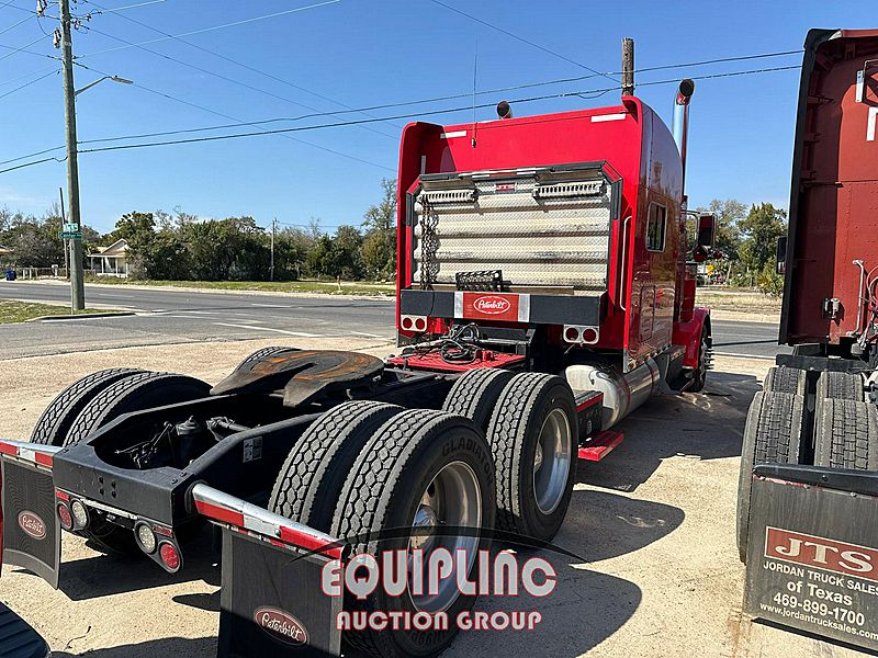 2017 Peterbilt 389