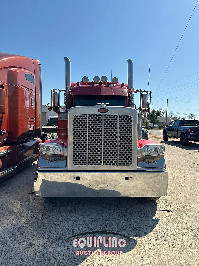 2017 Peterbilt 389
