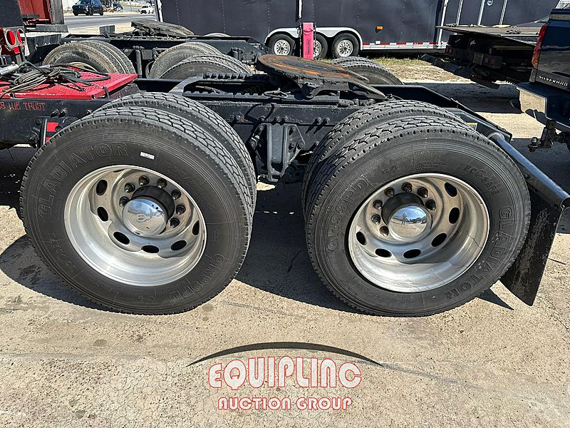 2017 Peterbilt 389