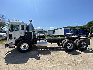 2025 Peterbilt 520