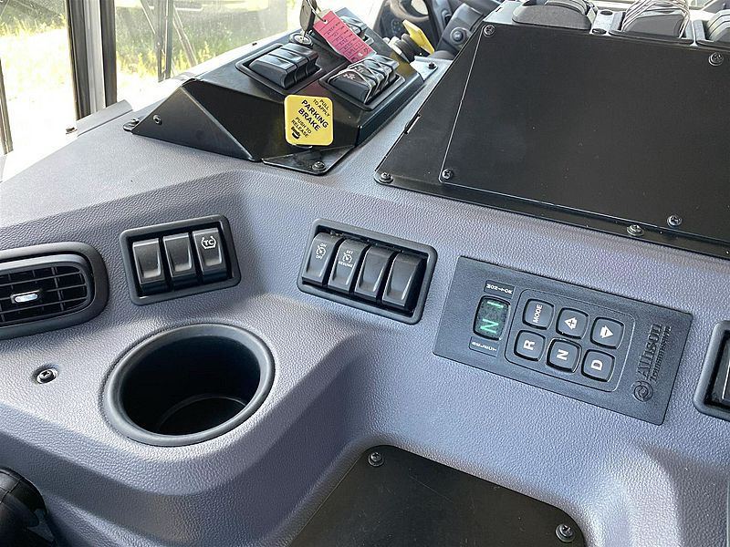 2025 Peterbilt 520