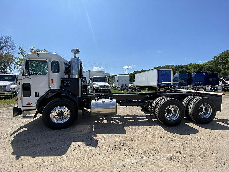 2025 Peterbilt 520