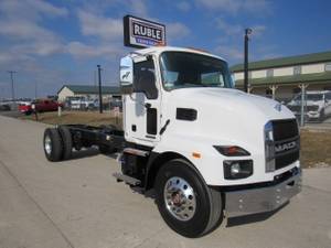 2025 Mack MD742 - Cab & Chassis