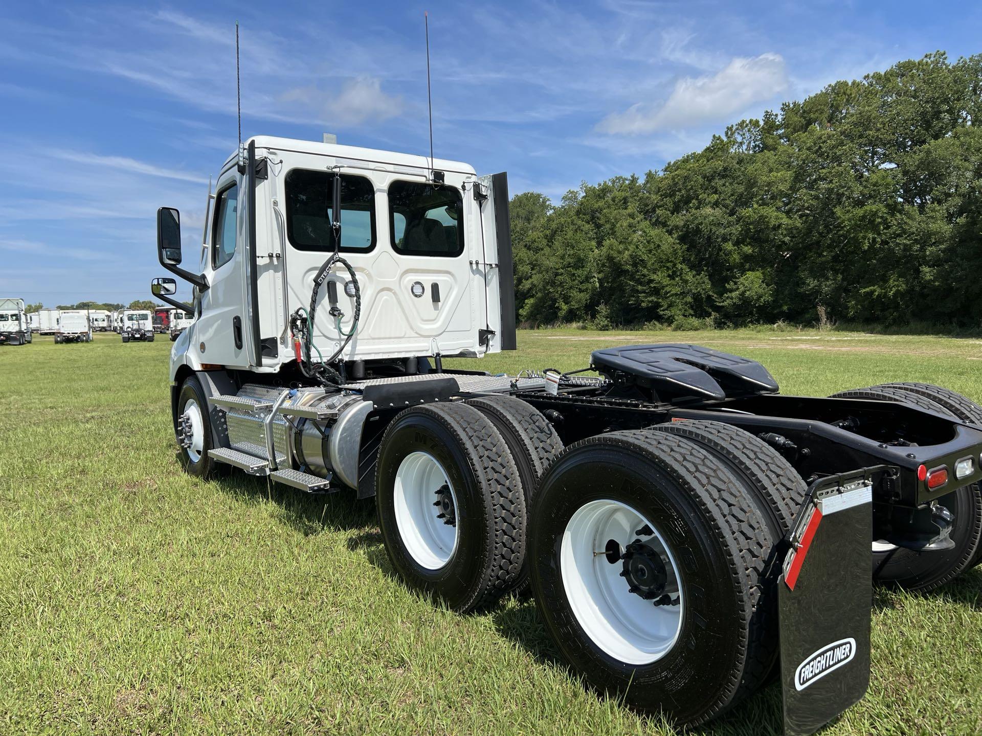 2025 Freightliner Cascadia 116 For Sale Day Cab VY1778