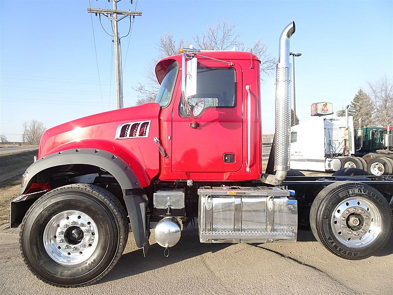 2021 Mack GRF64