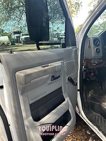 2013 Ford E350