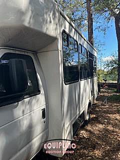 2013 Ford E350