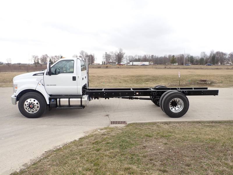 2025 Ford F750 (for Sale) 