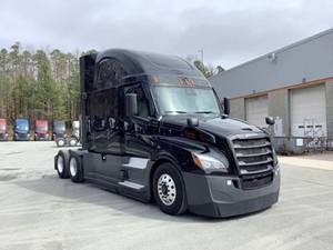2022 Freightliner Cascadia - Sleeper Truck