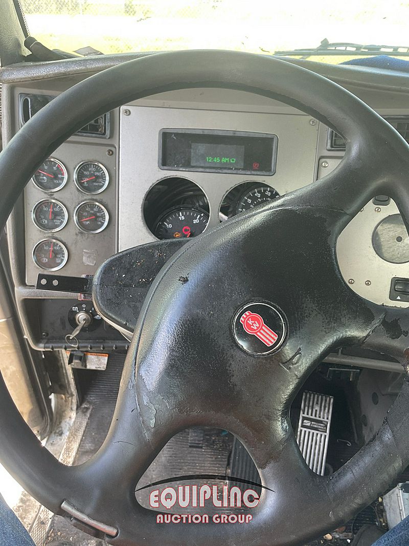 2011 Kenworth T370