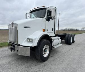 2012 Kenworth T800 - Cab & Chassis