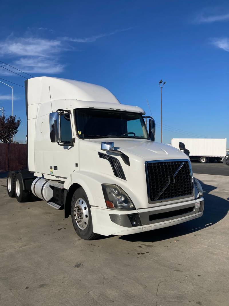 2017 Volvo VNL64T (For Sale) | 61