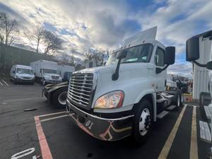 2016 Freightliner Cascadia 125 - Day Cab