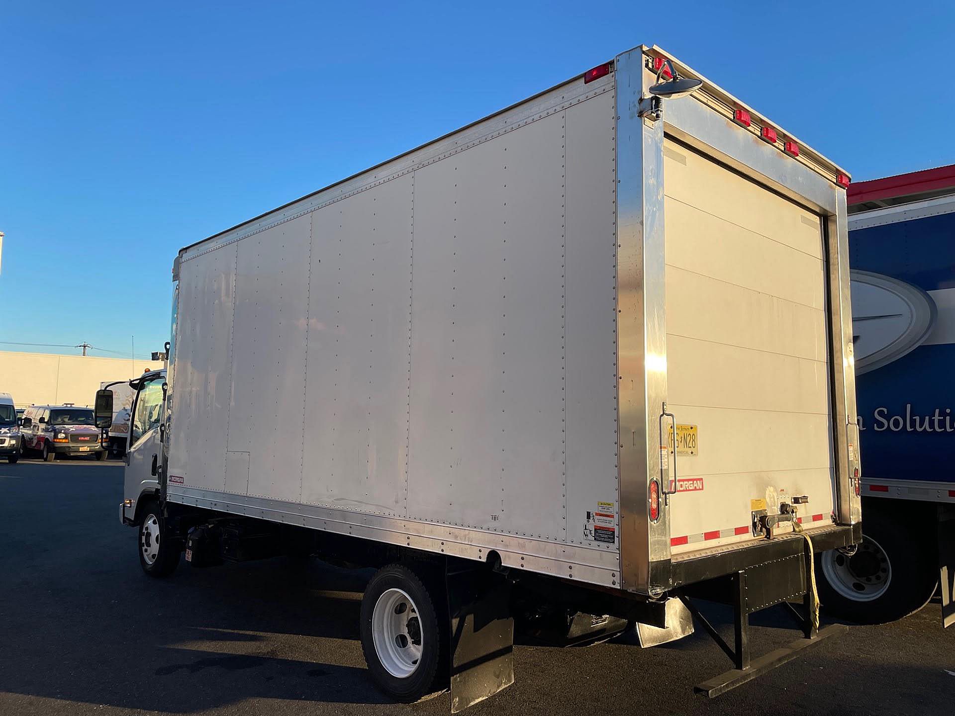 2018-isuzu-nrr-for-sale-18-box-769852