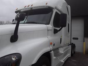 2019 Freightliner Cascadia 125 - Sleeper Truck