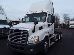 2017 Freightliner CASCADIA PX11364ST - Day Cab