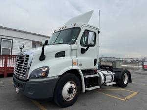 2019 Freightliner Cascadia 113 - Day Cab
