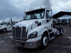 2018 Freightliner Cascadia 113 - Day Cab